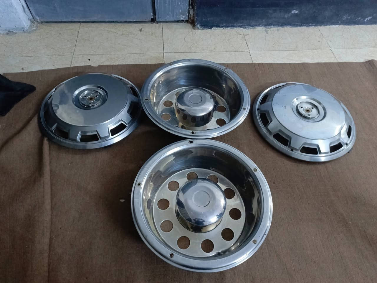 سلام عليكم كبات لبيع معه الرواصط مكاني نجف ***********سعر٣٥٠
