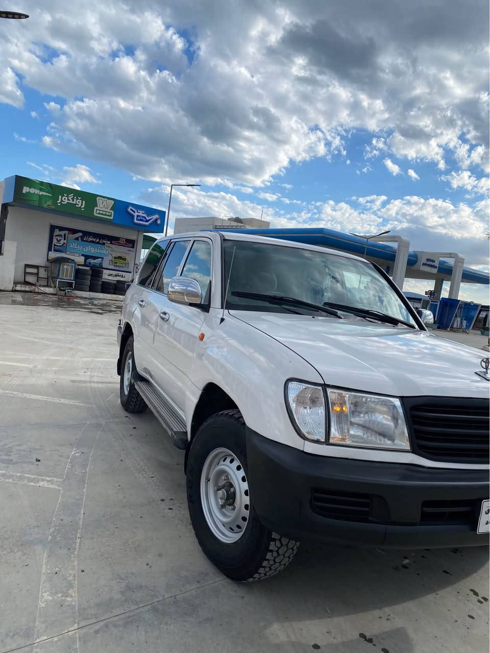 مؤنيكا 2001سئ روبع 
 جام كاره باي ته بريت مه ر كه زي وسه لا جه 
نمونه له جواني گيرو مه كينه و ئه كسل به شه رت٥ پارجة بوياغة چوار تايه ي و ويلي لؤ كي له سه ره چركه ي تيا نيه 
نرخي 118 مه جالي كه م 
ئارم پلاستيك سليماني به شه رتي غرامة
***********
Wats app
*********** رانية, السليمانية
