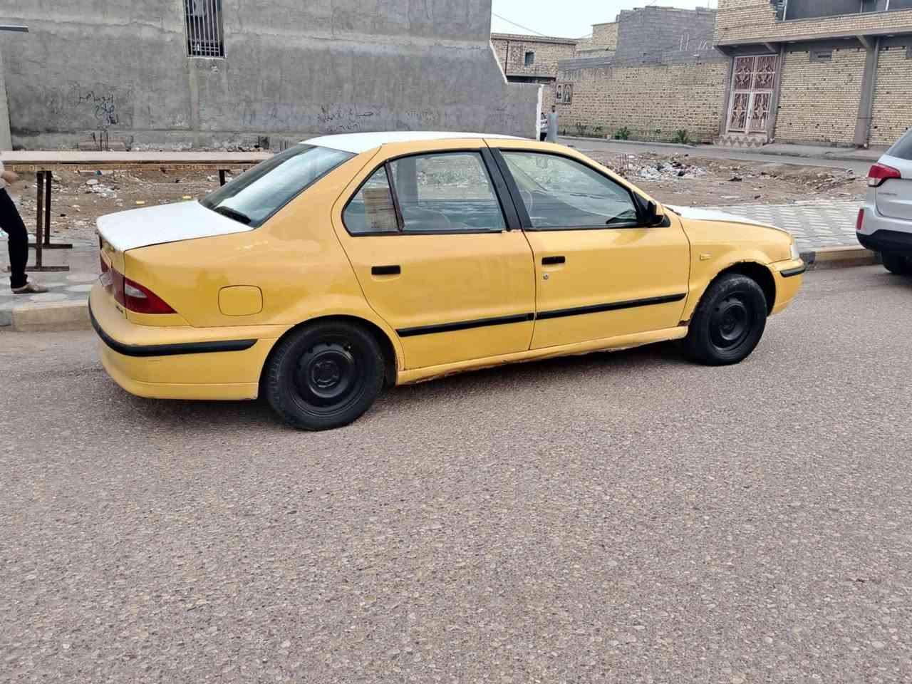 سلام وعليكم للبيع سمند موديل ١٢مكينه اتبخر تبريد شغال عوزه غاز  ومطلوبه ٣٠٠الف هيئه وغرامات راعيه موجود لسنويه صاقطه ١٨ السعر ٢٢مكانه ميسان يم مستشفى البناني ‏‪***********‬‏ اذا مراوس عادي اراوس
