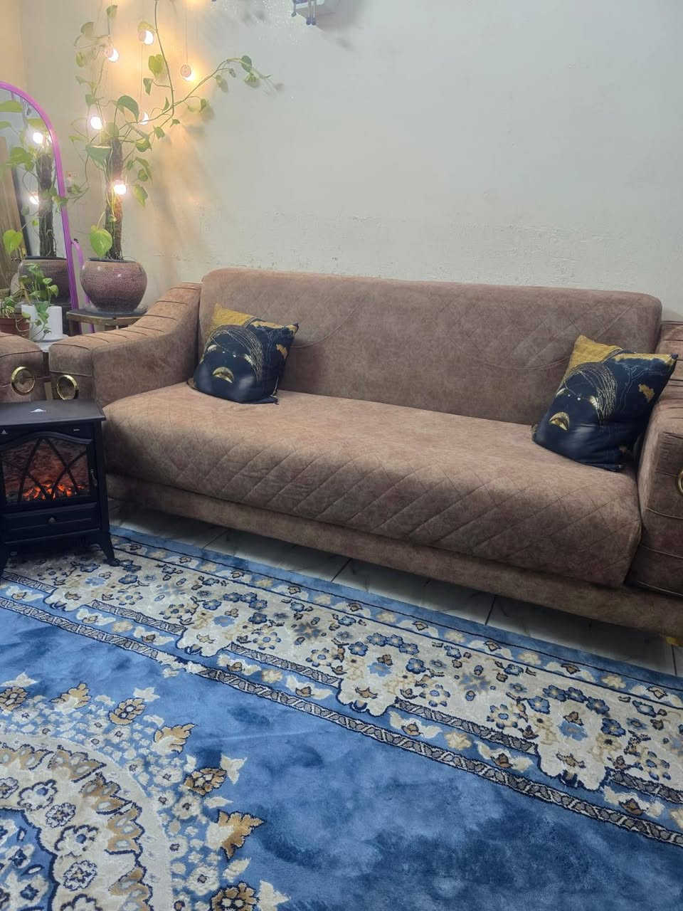 السلام عليكم عندي هاي الغراض نظيفه كلش المكنسه تغسل تخم وزوالي وارضيه باركيه وكاشي  ب150 استخدام قليل كلش 
الطباخ شوفت عينكم كلش نظيف وناره زرگه وفرن شغال مثل الورد ب140 
التخم 8 مقاعد ب400
المكنسه الكهربائيه 45
وزيريه


**إذا كنت صاحب هذا الإعلان وتريد حذفه لأي سبب، رجاءا أرسل رسالة إلى الدعم الفني**