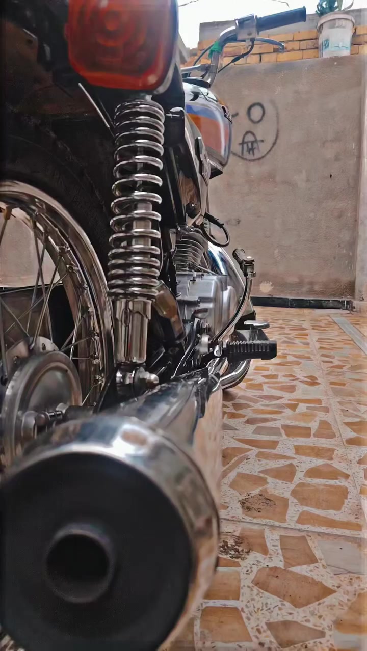 السلام عليكم شباب دراجه للبيع أوراق بلاد شرط الترقيم الشراي يخابر ***********
