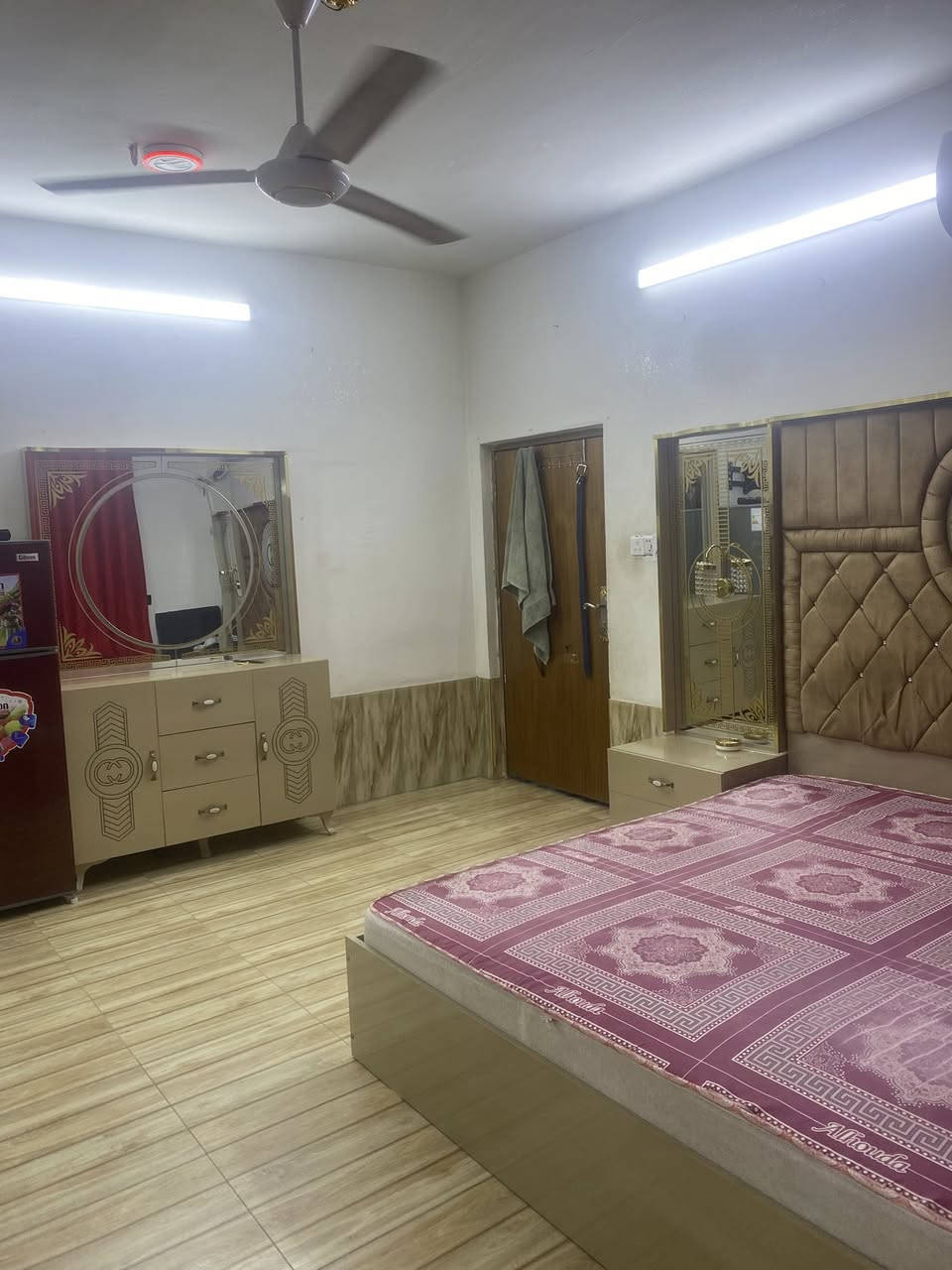 السلام عليكم اكو غرفه تركي للبيع مستخدمه شي قليل السعر مليون وبي مجال


**إذا كنت صاحب هذا الإعلان وتريد حذفه لأي سبب، رجاءا أرسل رسالة إلى الدعم الفني**