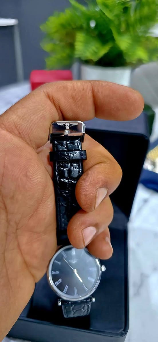 ساعة لونجينLa Grande Classique كوبي ماستر
موديل L4.209.4 الاصلي قرصه ابيض  أرقام روماني.


**إذا كنت صاحب هذا الإعلان وتريد حذفه لأي سبب، رجاءا أرسل رسالة إلى الدعم الفني**