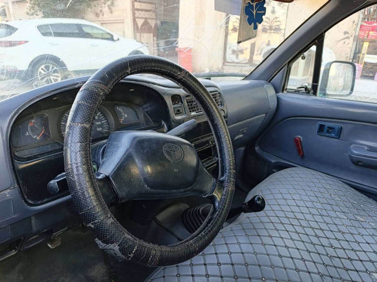 السلام عليكم للبيع بيكم موديل 98مكفوله مشروع وطني سنويه ما نافذه العنوان ذي قار الرفاعي اسعر73وبيهامجال***********
