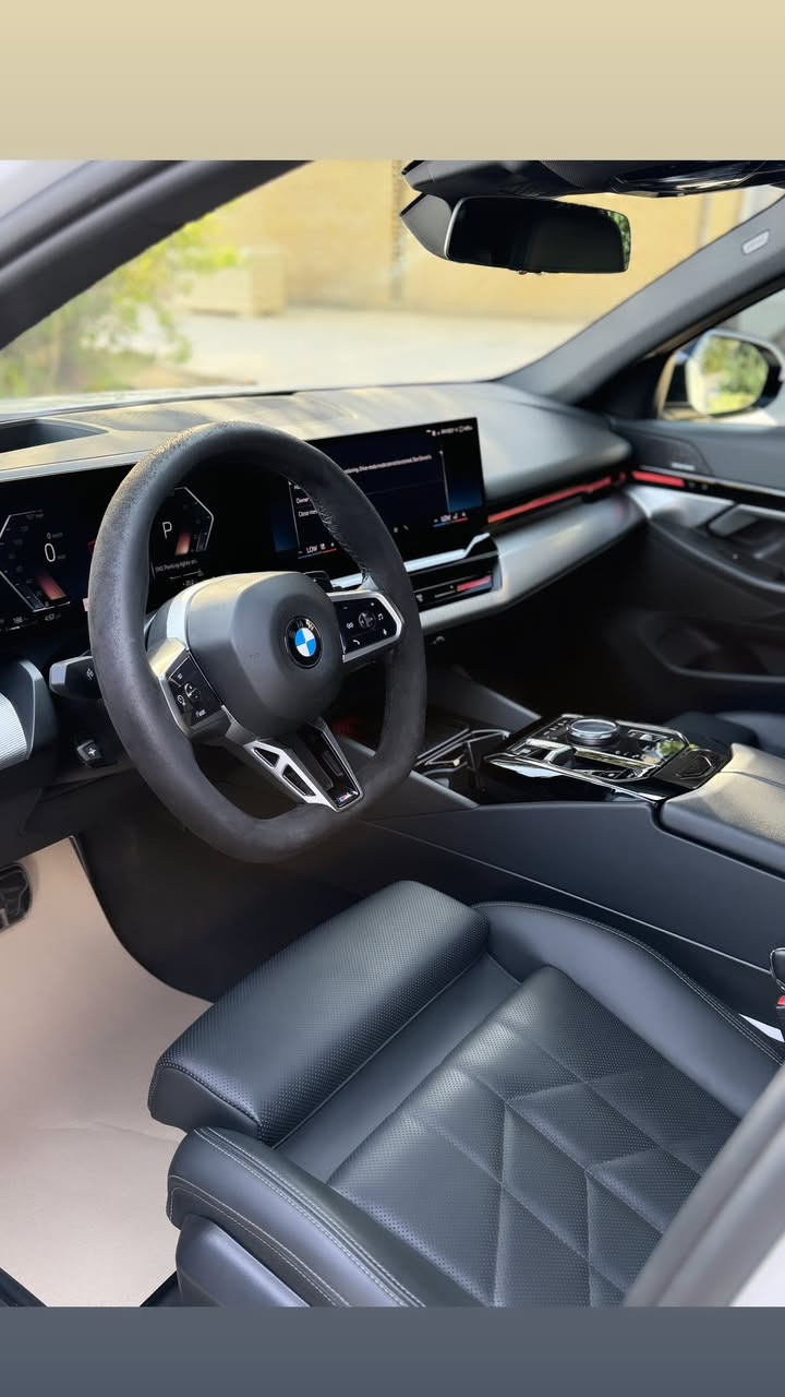 للبيع او المراوس BMW 530 M 2024 
امريكي كلين تايتيل رقم مميز كت M عليها
فول اعلئ فئه سنويه تضليل بنسبه 80% 
عداد المشي 36mi مكان السياره بغداد 

فول 1/1 
داتا شو  عدد كامرات 5 بصمه سلايد جلد 
كراسي كهرباء جنطه كهرباء شباك لد تدفئه
كشنات وستيرن الى اخر معروفه .... 🍂
-------------------------------------
الشراي يتصل او واتساب : ***********
 {{ 📍ملاحضه اقره التفاصيل قبل للتتصل }}
سياره كلين من الحادث والبارد والصبغ والفتح 
فقط جايه من الخارج بيها بيبنان ثنين وجاملغ 
كلين اثر شخوط يعني لامعجون ولاحادث ولافتح رقم الشاصي مرفق مع الصور مكان سياره بغداد
