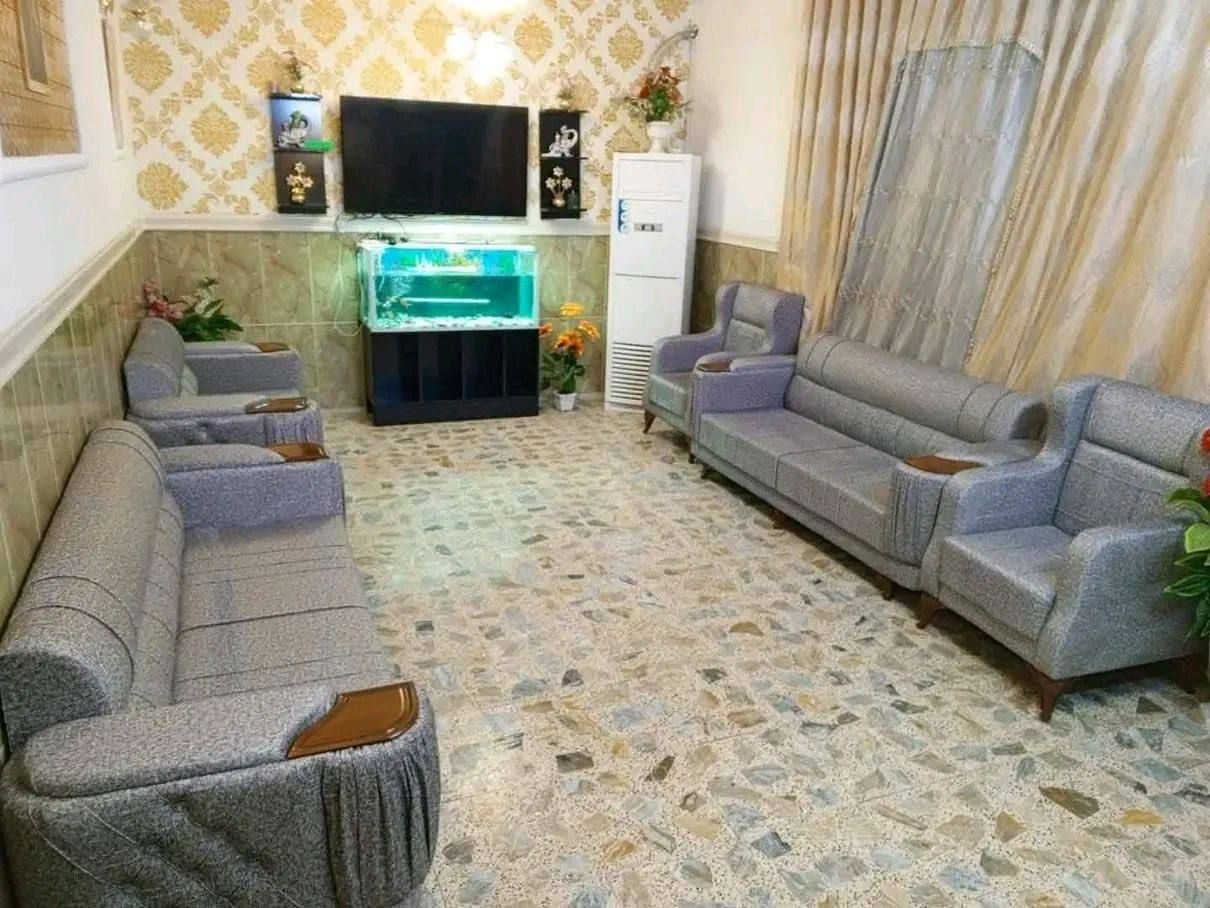 موديل الدولفين 🐬
قنفات شغل عراقي عشر مقاعد خمس قطع مع كوشات سته هدية
ضمان وصل خمس سنوات 
القماش خاولي 
خشب جام
اسفنج مميز
مقعد بلوك بلاويد اسود


**إذا كنت صاحب هذا الإعلان وتريد حذفه لأي سبب، رجاءا أرسل رسالة إلى الدعم الفني**