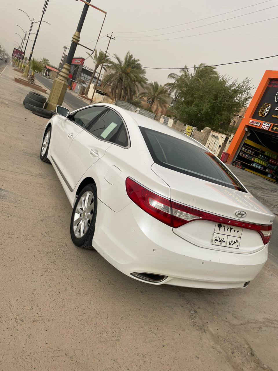 من رخصت مدير الكروب سلام عليكم ازيرة ٢٠١٥ خليجي مكفولة عدة شبرين بلباب الخلفي  ماشية ١٦٦ قابل للزيادة  رقم سليمانية دولي بسمي سنوية لل ٢٠٣٠ هزة ماصاقطة  مواصفات نص فول سويج بردات لدات مكينة ٦ كشنات حار مكينة كير تبريد تدفئة صدر كلة بشرط  مابيه مصرف الف السعر ١٣٣ الاتصال ***********
