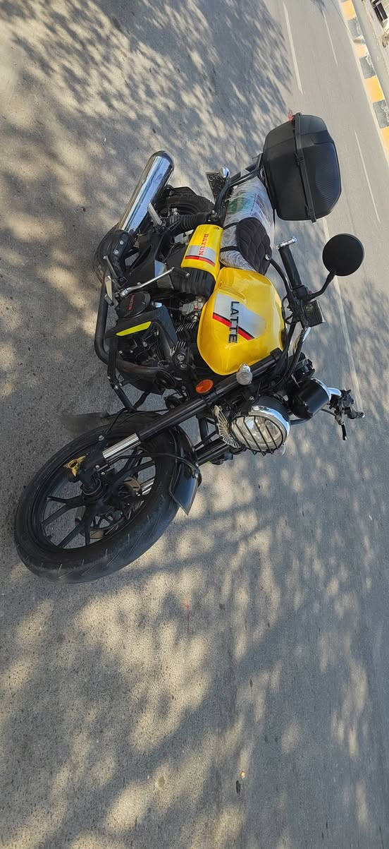 ياالله اسلام عليكم داي وان لاتي موديل23دراجه رقم ادياله انكليزي لوحات 2دراجه كلها بلاديه ماشيه10الف دراجه نظيفه معنه الكلمه مامفتوحه لاتبخير ولا تنقيص عشرط السعر 2400قفل سنويه بسمي امداور شوكت متريد اتصال ***********
