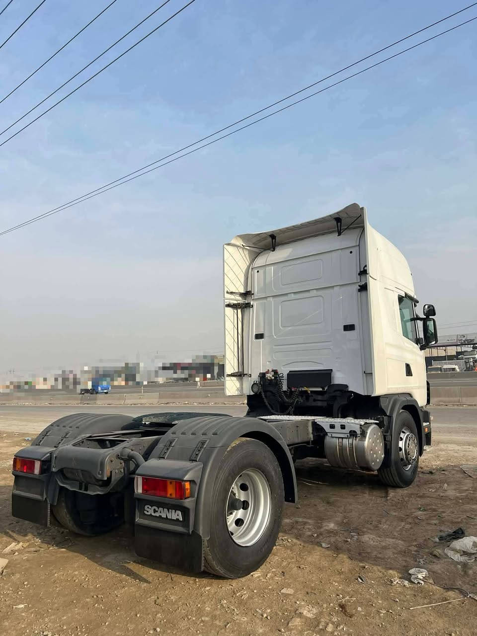 سكانيا للبيع 2004
‏محرك انجكتر خطين 6 سلندر لا بخار  لا صرف 
‏كير 900..3/3 عادي 
‏شاصي مكفول من كلشي 
‏ملاحظه سياره بدون ارقام 
‏السعر 90 ورقه وا بيه مجال الشراي
‏العنوان بغداد سياره جديده معنه كلمه
‏‪***********‬
