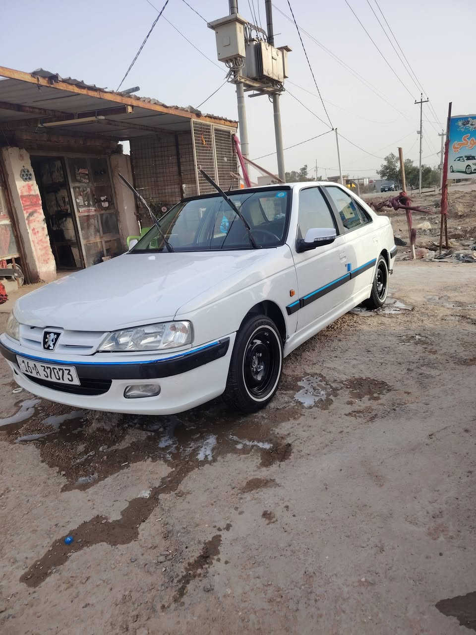 سلام عليكم بيجو بارص 2015
السيارة جاهزة تخم تاير كير مكينة حدادية مكفولة
السعر 55 وبية مجال ***********
