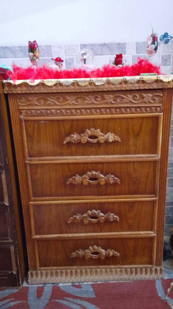 للبيع غرفه نوم ابراج السعر مليون و٣٠٠ للتواصل ***********
