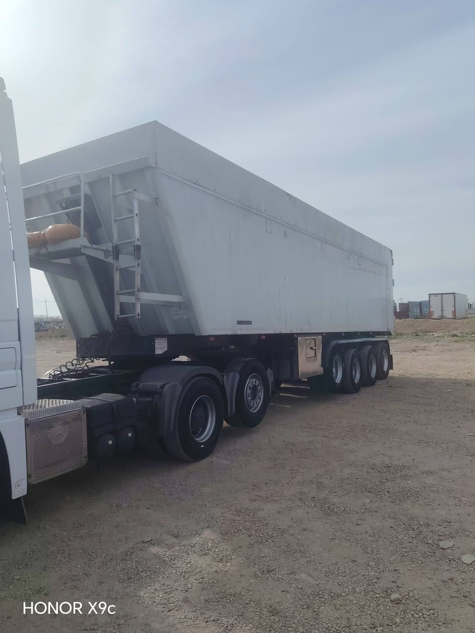 نساف مايلر شاصي حديد مزوج حوله 54 طن للبيع ***********
