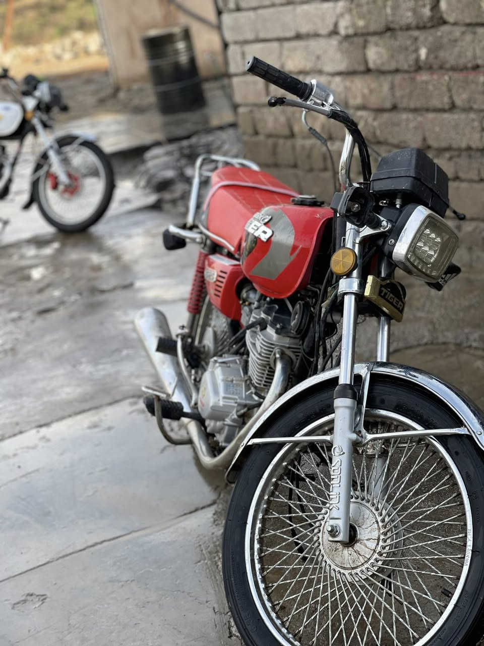 السلام عليكم موطور تايگر موديل 2021  شرط باب اول. محرك نار مامفتوح شرط مايعوزو شي  
مكاني جنوب الموصل حمام علي  السعر 525 
بي مجال حك جيتك 
***********
