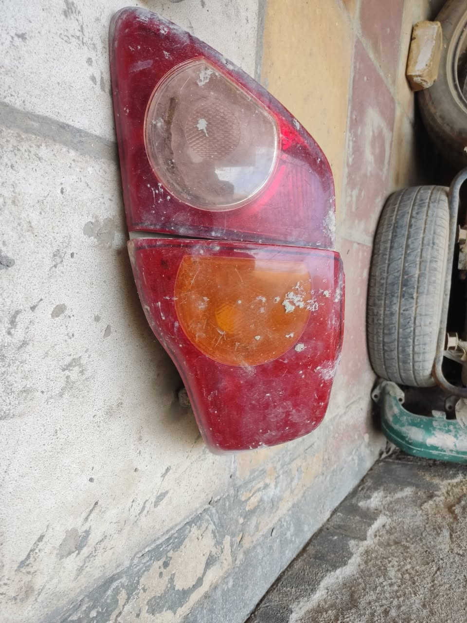 غراض ياباني للبيع تخم ويل 16 ياباني ابو الشفه جدد يرهم عله جميع سيارات بكلايتات كورلا نحله بلاديات اصليات شرط لاكسر ولاكالبات  عدة نيسان اصليه مال شركه متكونه من 
مثلث فسفوري اصلي
مفتاح فلتر دهن 
هوك اصلي 
جنطة اسعافات اوليه
للاستفسار ***********
