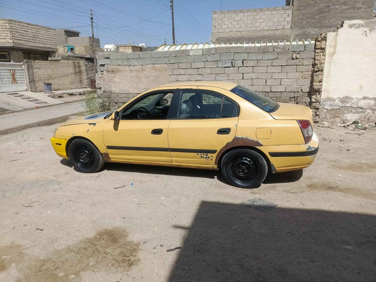 سلام عليكم سياره للبيع هونداي النترا موديل 2004سنويه الحد 27كير  عادي محرك خير من الله سعر 48 وبيه مجال ***********
