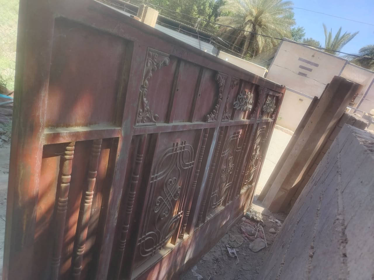 باب سياج سلايت قياس ٣ متر
تسكام درجه اولئ النوع الثقيل باب جديده نظام طلاكه ضمن لسلايت باب جاهزه لا خياس لا كسر فقط بدون سجه مكان المحاويل
***********

