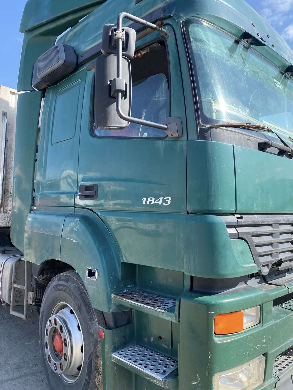 اكسور موديل ٢٠٠٣

 حجم ١٨٤٣  

كير عادي  كير مكنيه اكسن صبغ بشرط بودي اربع محاور شاكر 
موديل ٢٠١٧ 

سعر ٢٦٥$ مجال 

للاستفسار ***********//*********** اشرف 

تيك توك اشرف زياد واتساب على رقم الاثير زين 

نتشرف بانضمامك لكروبنا فيسبوك

‏https://www.facebook.com/share/g/1818dUV9R6/?mibextid=wwXIfr
