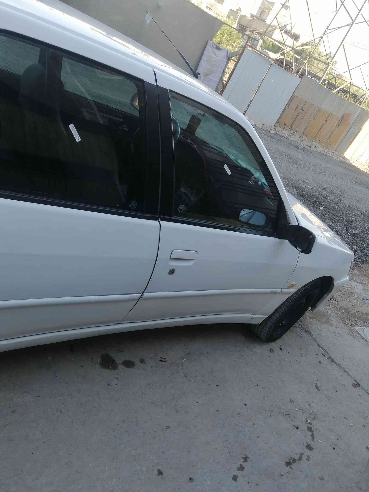 السلام عليكم للبيع بيجو ٣٠٦ موديل ٢٠٠٢ ابلاد بدون جطل كهربائيات كله شغاله حته الجداحه مسجل شاشه ٤سماعات شغاله غرفته نظيفه اناره داخليه شوفت عينك  وحله من الصور مكينه كير تايرات خير من الله بيه فقط طخه جوه قبق البانزين السياره احله من الصور تجي وشوف السعر ٥٨بيه مجال رقم الهاتف ***********  السياره بأسمي  مكاني بغداد الدوره
