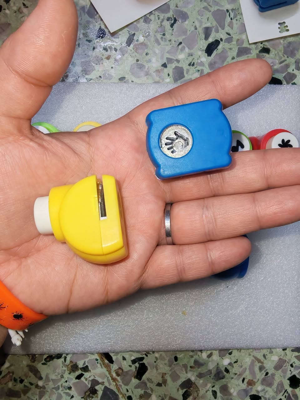 قرضات اشكال متنوعه + قوالب سليكون شمع وحجر وريزن كلهن ب17 مع التوصيل


**إذا كنت صاحب هذا الإعلان وتريد حذفه لأي سبب، رجاءا أرسل رسالة إلى الدعم الفني**