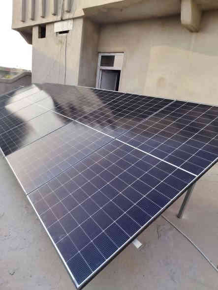 الموقع: اسديرة وسطى
منظومة منزلية
حجم المنظومة =15نهاري&15ليلي
مكونات المنظومة -
🔸 بطارية ليثيوم 15 كيلو شركة gogo power 
                    ضمان خمس سنوات 
🔸 7 لوح شمسي  بقدرة 620 واط شركة ميدل بور 
                    ضمان عشر سنوات 
🔸 انڤيرتر  شركة  Top Electric AHحجم 6كيلو      ضمان سنه واحده 

مع الربط والتنصيب وملحقاتها كاملة باجود انواع الحديد المغلون المضاد للماء والرطوبة وسراكت وجوزات ووايرات نحاس اردنية اصلية 

للحجز والاستفسار الاتصال بنا: ‏‪***********‬‏
او زيارة موقع الشركة في: الشرقاط - اسديرة عليا
