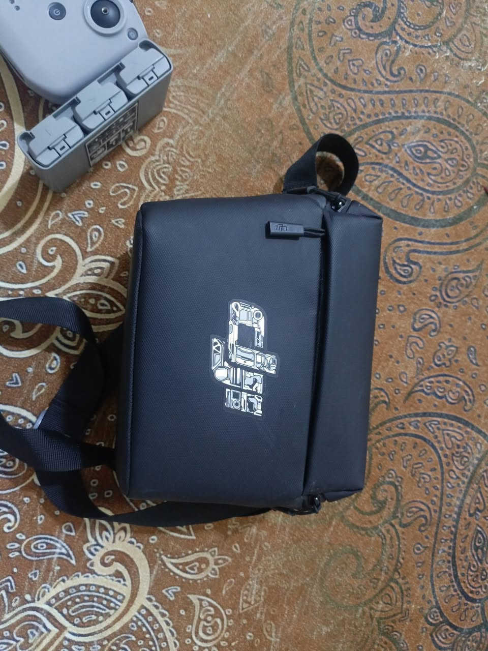 dji mini 4 k
كومبو 3 بطاريات مع حقيبة وكامل الملحقات
الدرون جديدة و نضيفة اي ضربة مابيها
 استخدام شهر وشوية 
السعر 700 قابل للتفاوض

 بابل فقط لا يوجد توصيل 
تواصل واتساب ***********
