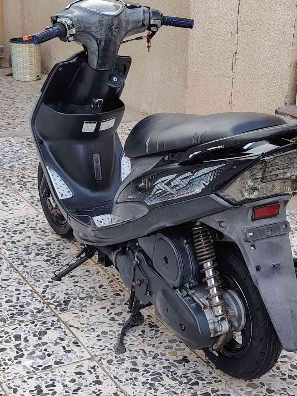 السلام عليكَ ماكس عدله السعر مليون وبيها مجال
دراجه بلاديه مكينه ما مفتوحه على وضع الشركه ما ملعوب بيها كفرات بلاديه ماناقصها برغي للاستفسار ***********
