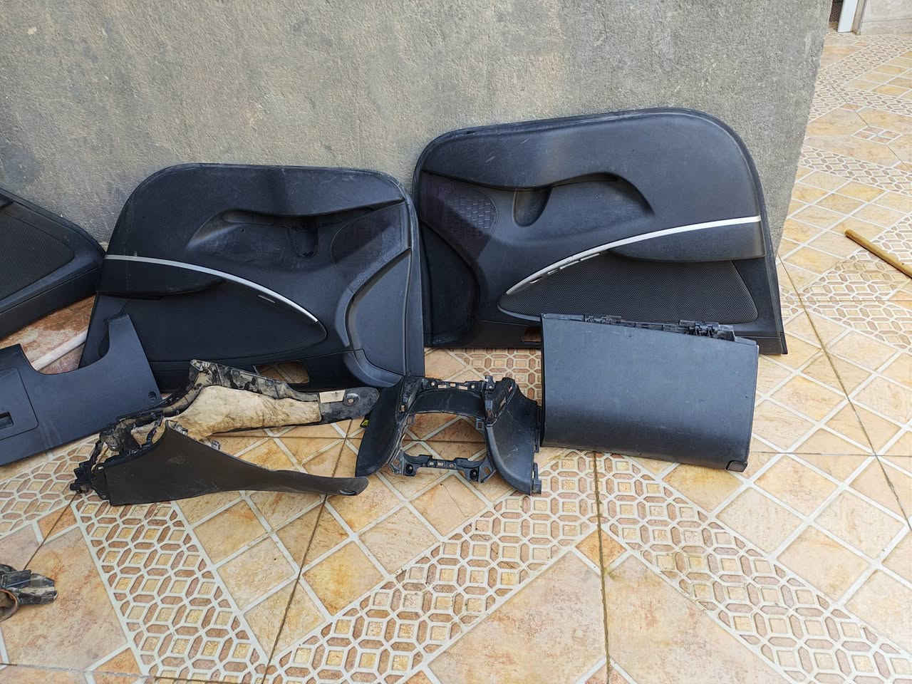 السلام عليكم غراض اكسنت نضيفات للبيع قيم وأخذ العنوان ذي قار مركز المدينه ***********
