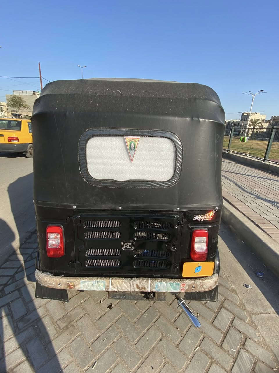 السلام عليكم تكتك 18 أوراق كامله ٧شركه المصطفى ابوجهك للترقيم  التكتك خير من الله فقط (مصبوغه عام جماليه🏅) مناقصها شي نكره سلف تخم تاير جديد مكينه خرسه السعر٤٦٠٠ اوبيها مجال بسيط ***********
