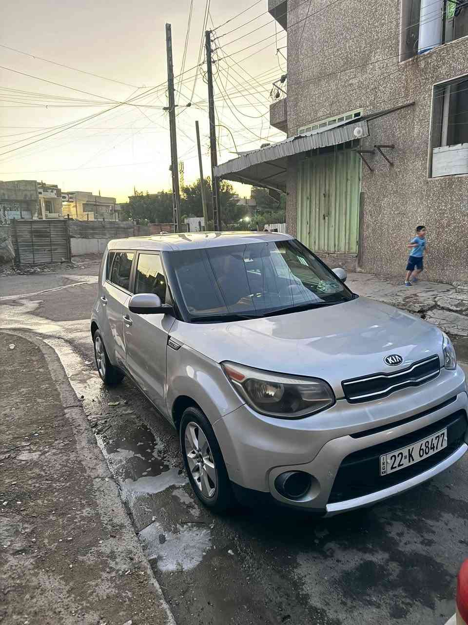 السلام عليكم كيا صول 2019 للبيع وارد امريكي محرك 1600مكينه كير كفاله تبريد شغال ماشيه 88ميل ضرر السياره باب السايق والباب الخلفي وصار بيها طخات هنا بلعراق يعني السياره صبع عام السياره باسمي رقم اربيل السياره يرادلها بس ترتيب السعر المطلوب 95 وبيها مجال بسيط للاستفسار الاتصال ع هذا الرقم ***********
