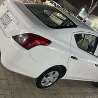 نيسان صني 2020مكفوله كفاله عامه من عده كارت اربع اصابع سياره جديده بمع...