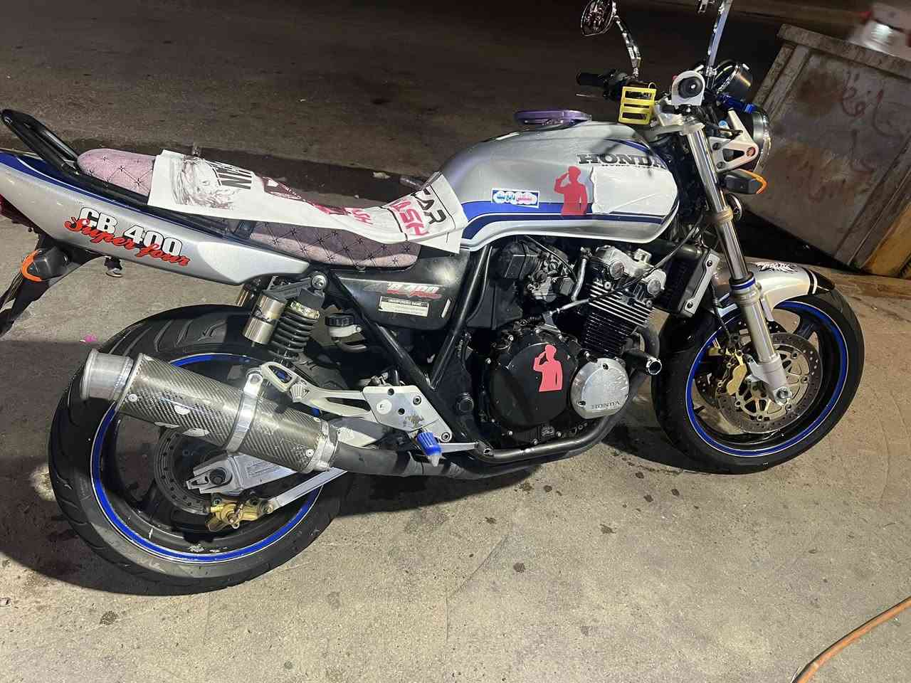 سلام عليكم 
هوندا. جيل ثاني اوراق مابيه. محرك بلادي.دهن بلكات تخم. مانقصه كلشي جيب فيتر وفحص ب١٤) وبيه مجال لشراي
هـ. ***********
