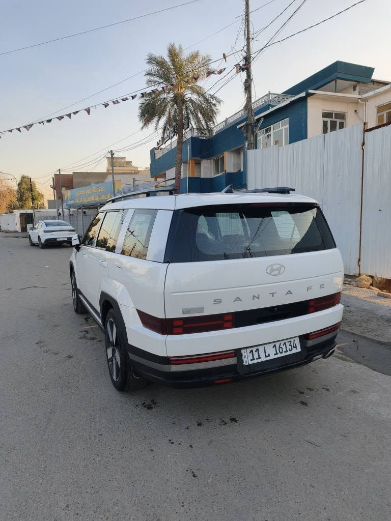 السلام عليكم👋
هونداي سنتافيا خليجيه كفاله عامه
(موديل 2024) رقم بغداد تحويل مباشر بأسمي 
السياره فول مواصفات عدا البنوراما 
7 راكب /3 قطع تبريد/بصمه/كراسي كهرباء/دبل شاحن وايرليس/هاندبريك كهرباء/داخل لونين قرميدي/ 
السعر  (💰$ 260💰) وبيهه مجال
المكان بغداد الصليخ 
📞📞*********** بغداد, العراق

