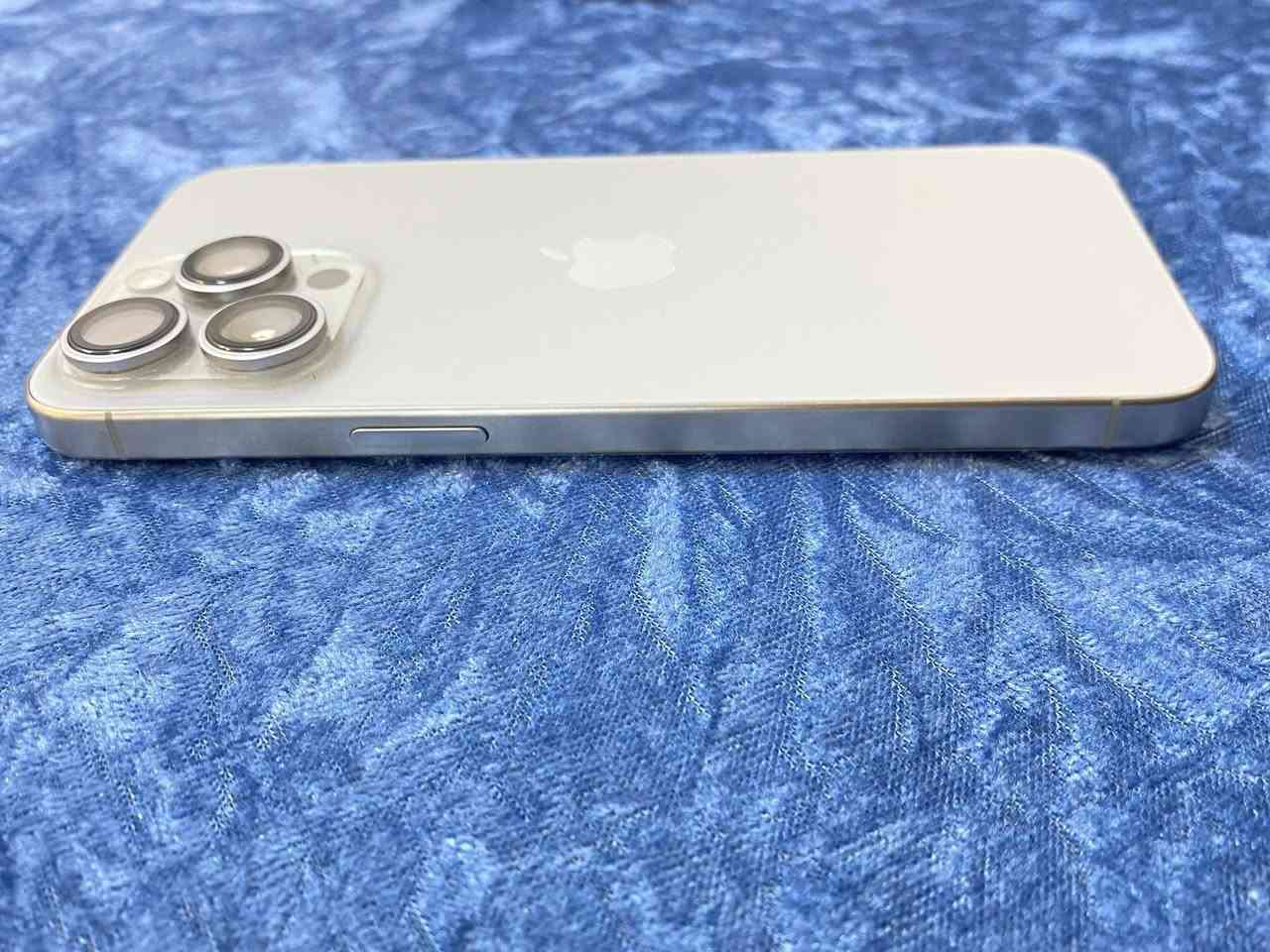 سلام عليكم ايفون 15 برو ماكس لون تيتانيوم مكفول من كلشي دبل خط ذاكره 256 بطاريه 93 ممفتوح سعر 925 مكان بغداد شراي يتصل ***********
