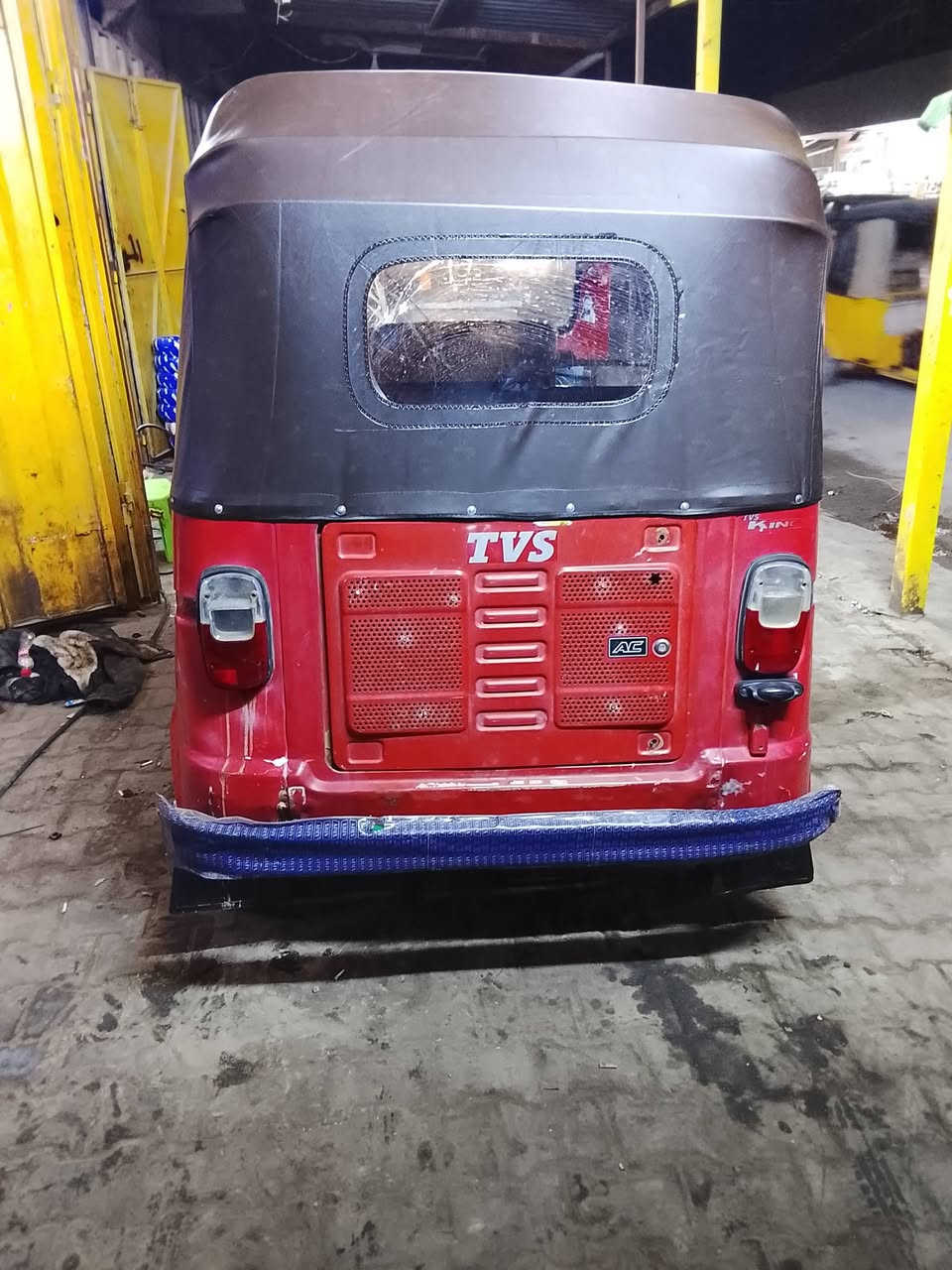 سلام عليكم تكتك للبيع موديل 18اوراق كامله اصليات للترقيم معمرات دوس مثل ما واضح تكتك كبل لشارع ربع ما اذب عليها  ***********
