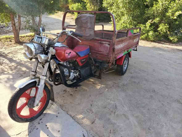 السلام عليكم ستوت للبيع موديل 2018 اوراق اصليه ماكينه 23 كهربائيات شغاله المكان الكفل سعر 900 وبيها مجال بسيط ***********
