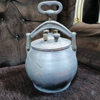 قدر ضغط قديم معدن فافون كل ضرر مابي للبيع السعر ٢٥  ولشراي ولحجزعل خاص...