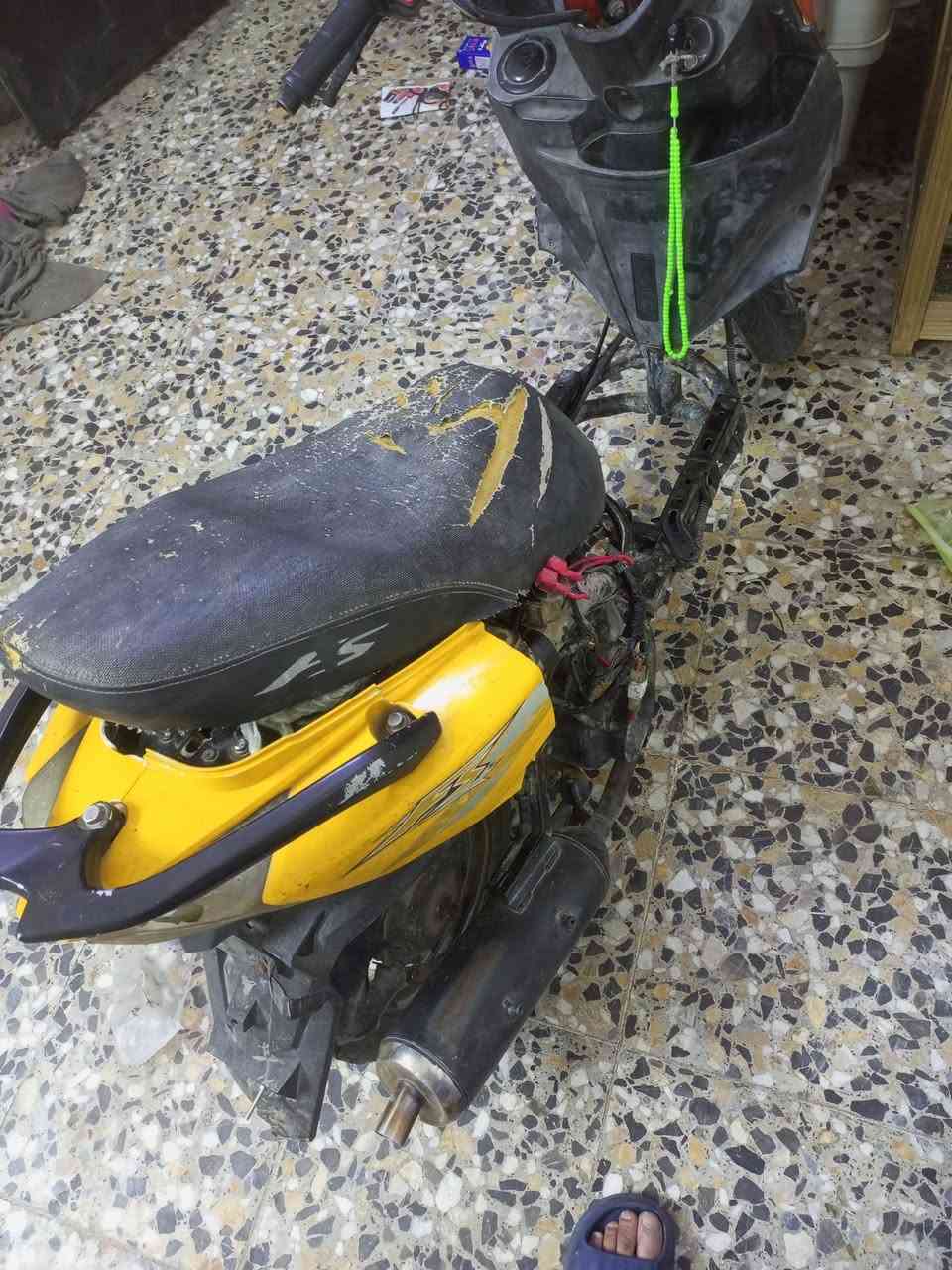سلام عليكم دراجة للبيع محرك ماكس والهيكل مال مضلع كوم حديد طافية الهندر خرط كوم حديد سعرها 75الف بدون عملة والي يعامل ما اجاوبة تأخذها وتروح بل عافية اخوان طافية كوم حديد والشراي يتصل مكاني مدينة الصدر سوك العوره ***********
