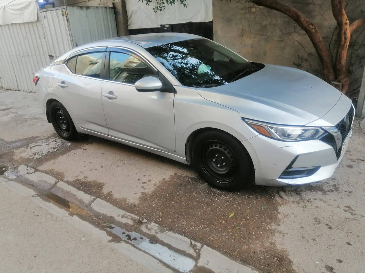 نيسان سنترا 21 كير محرك مكفولات تخم تاير جديد باتر جديد تبريد ثلج مكرك 1800 اقتصادي
حادث جاملغ وبنيد وبدون دواخل وشواصي سليمه
***********
السعر 125 وبيها مجال 
مكلف بل نشر ⛔⛔
