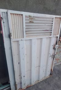 باب للبيع قيم وخذ  شراي يتصل  07810568403