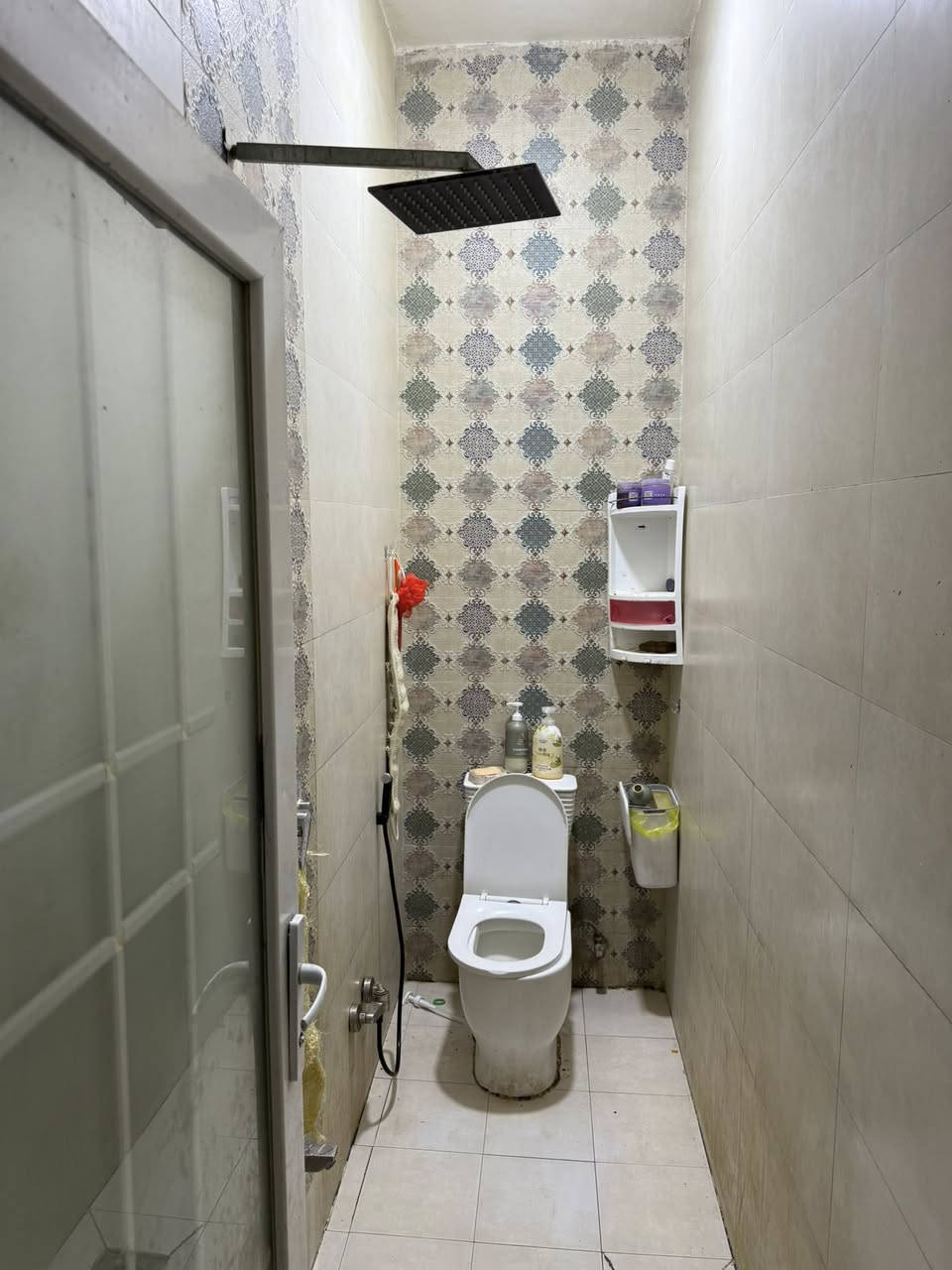 دار سكن للبيع 

علما دار مطلوب ٢٥ مليون 

العنوان / الموحيه مقاطعه ٤٠ 

المساحه / 100 م ركن 

تفاصيل البناء/ طابقين مسلح حديث 

ط١/ صاله استقبال غرفه مطبخ صحيات 

ط٢/ صاله غرفتين صحيات 

طابق ثاني نقص ارضيه فقط 

للمزيد من المعلومات يمكنكم التواصل معنا على الرقم التالي 

***********

***********
