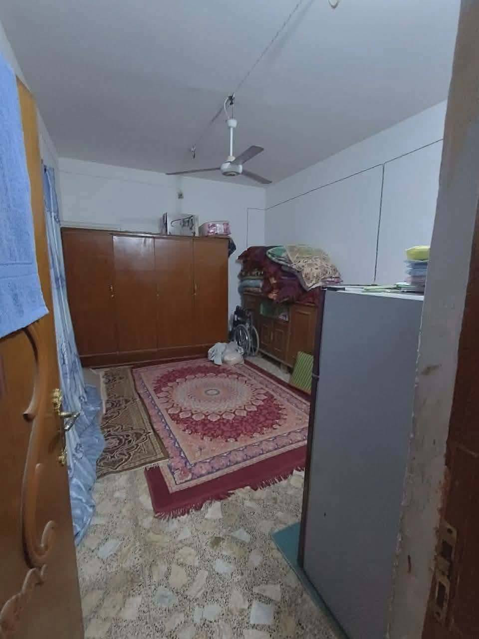 دار للبيع 130 متر بالنجف  حي  ميسان قطاع 24
ركن طابقين .... طابو صرف  
 
ملاحظة / مطلوب للمصرف العقاري(85مليون) 
القصد الشهري ... (437 الف )
 يباع  بمقدمة ( 60 مليون) مع المجال 

أساس وسقف صب  كونكريت  
طابق الأول / ... غرفة... صالة... مطبخ... أستقبال.. صحيات داخلية وخارجية  ... منور 

الطابق الثاني / غرفة... صالة.... صحيات

للأستفسار *********** واتساب أيضاً موجود
