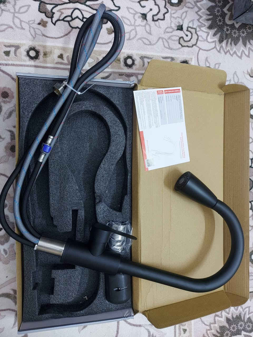 خلاط سنك مطبخ مغسلة موديل حديث 
رأس ساحب مرن 
ثقيل نحاس اصلي 100% 
السعر 25 الف شامل اجور التوصيل 
مكاني بغداد مشتل حي المعلمين 
***********
