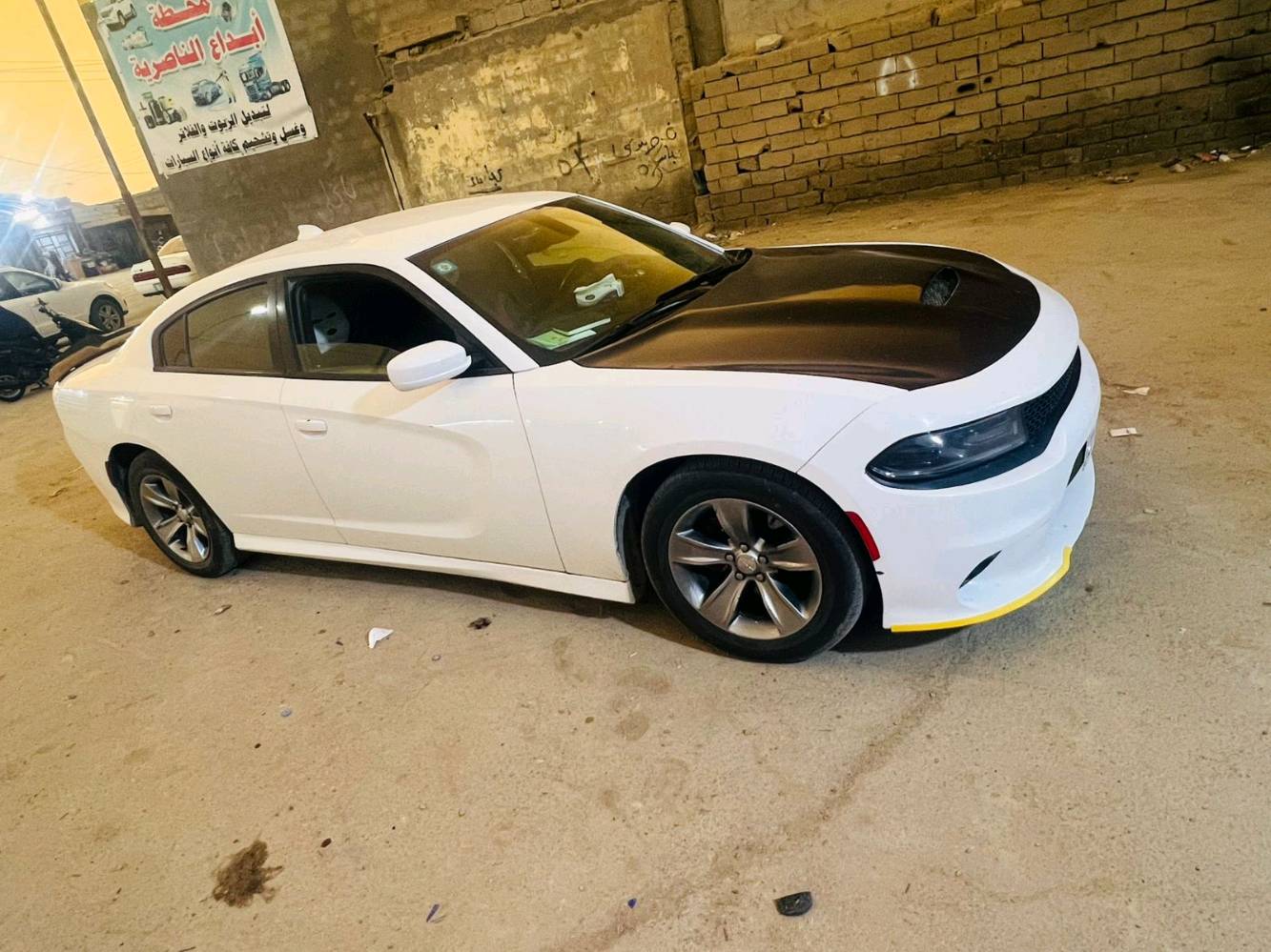 جارجر ٢٠١٦ اصل ماشيه ٩٥ بدون ضربه وارد امريكي استخدام شخصي السعر ٢٠٠ ورقه وبيه مجال