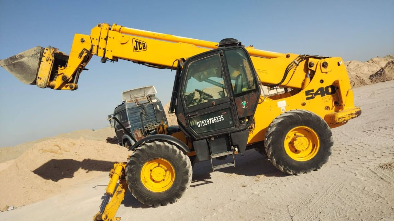 السلام عليكم للبيع رافعه شوكيه ١٧متر موديل ٢٠٠٢ رقم صلاح الدين 
جاهزه للعمل مكينه مكفوله تبريد شغالشرط التحويل  المكان بغداد رقم الهاتف ***********
