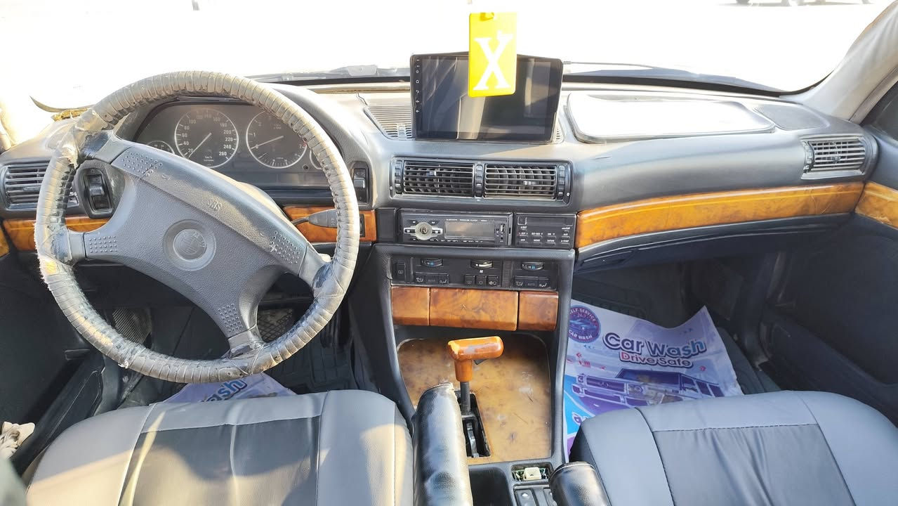 👇🏻👇🏻
بي ام موديل 1993 محرك 6سلندر كير حداديه جديد تخم تايرات جديد مصبوغ حزام بدون دواخل كرهبايات كله شغاله تشغيل عن بعد داخل جلد فتحه تبريد ثلج مسجل شاشه  تحولي مباشر سعر 55وبيه مجال قليل مكاني كربلاء المقدسة 
***********
