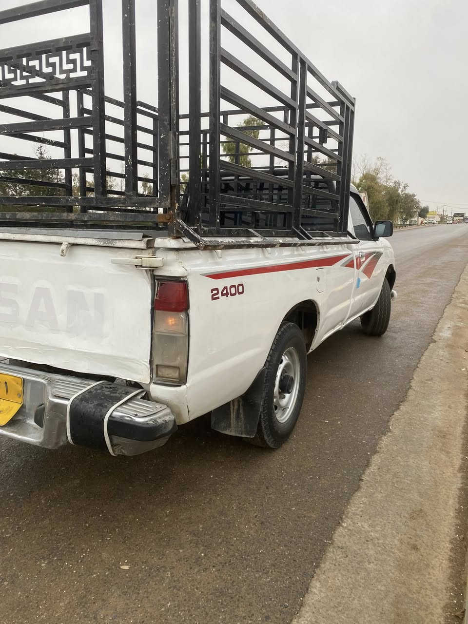 نیسان مۆدیل 2002بۆ فرۆشتن بێ بۆیاغ بێ دەعم گیڕو مەکینەوە ئەکسلو تەبریتی بەشەرت نمونە لە جوانیوە خاوێنی کام جوانکاری بۆ کردوە تایەو ویلی تازەیە ڕەقەمو سەنەوی بەسەر چوە بە شەرتی تەحویلو  غرامە چەمچەکەی لە گەڵ نیە بەرگە کوشنو گاعی تازەیە دەعامی بۆ دەعامی بەشرت ماڵی خۆمە هی ماعرەج نیە شوێن هەولێر مشتەریت تیل بکە لە خزمەت دامە 
***********
