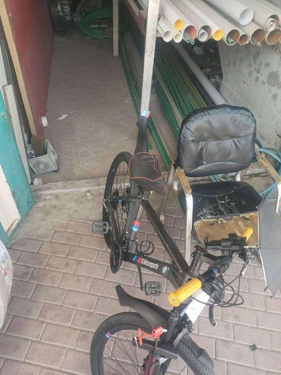 بيسكل للبيع حجم 26 صيني مكينه جديده نضافه 90/100
ينرادلو كير امامي فقط عنوان موصل جانب الايمن 

***********
سعر 80 الف او بي مجال
