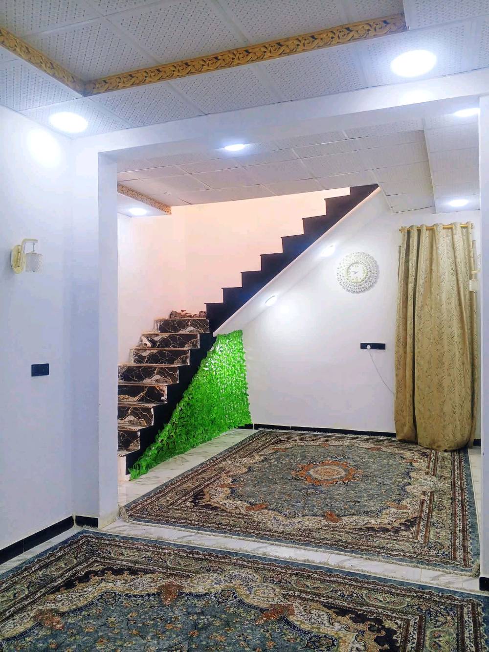 ‏(🧿بيت للبيع طابو صرف🧿)
‏✅مساحة 100 متر 
‏✅مكانه نجف مجمع بيتي مقابيل مجمع لميرات 
‏———————————————طابق واحد
‏جميع لخدمات متوفرء 
‏✅ماي كهرباء مدارس 
‏يتكون صاله ستقبال مطبخ غرفه صحيات طابوك جمهوري صب كونكريت 
‏——————————————
‏سند بسم المالك 
‏ابسعر مناسب 
‏باقي التفاصيل
