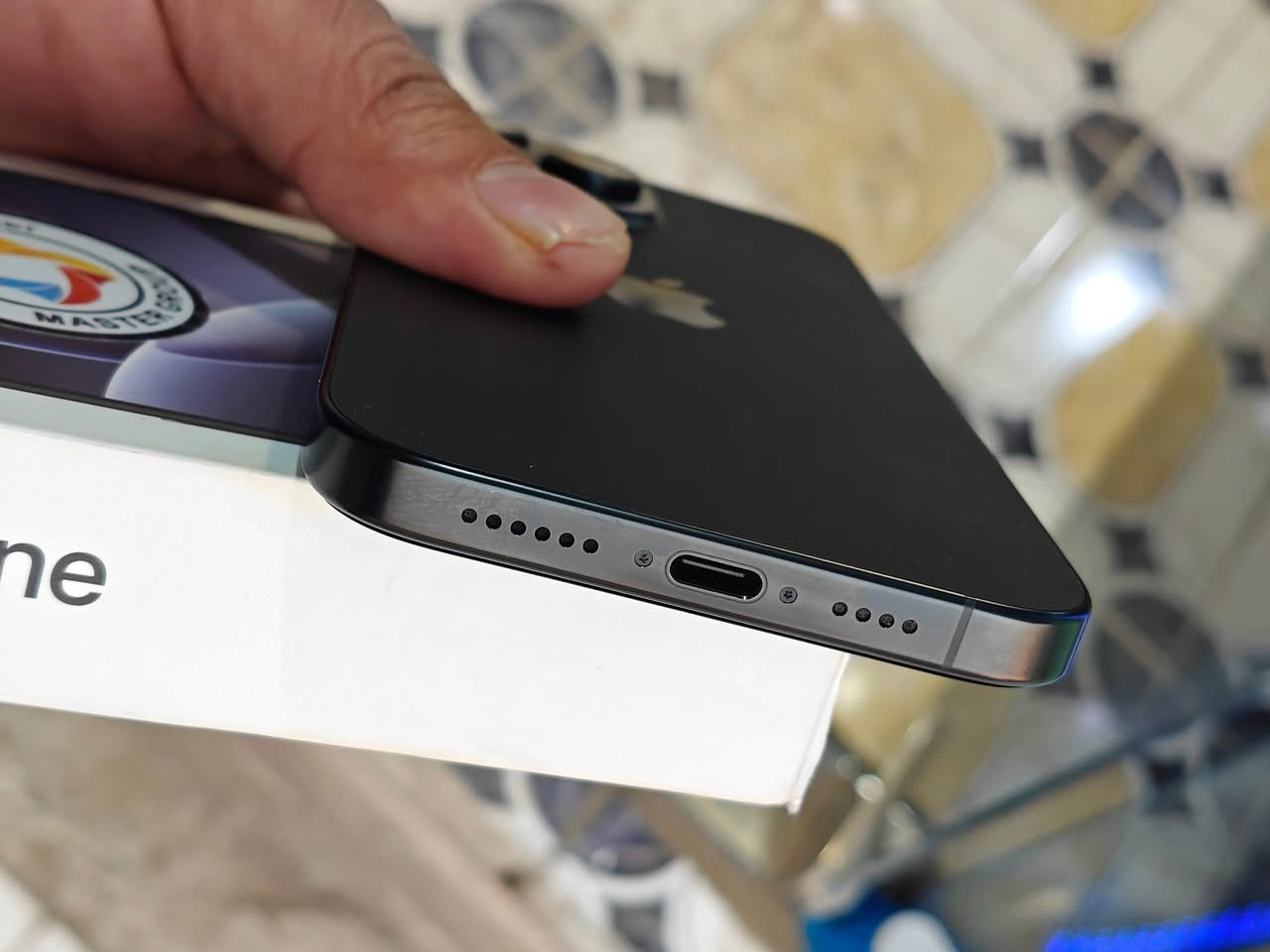 السلام عليكم 
ايفون 16 بروا ماكس ذاكره 256 بطاريه 💯% مشحون فقط 72 مره لوووك أخو الجديد ظمان ماستر وكاله بعده داخل الظمان 
وظمان من المكتب 3 أيام من أي خلل أو صيانه كذالك يوجد نظام اقساط على حاملي ماستر كارد الرافدين حصرا وبدون مقدمه ... مكان المكتب بابل يوجد توصيل محافظات


**إذا كنت صاحب هذا الإعلان وتريد حذفه لأي سبب، رجاءا أرسل رسالة إلى الدعم الفني**