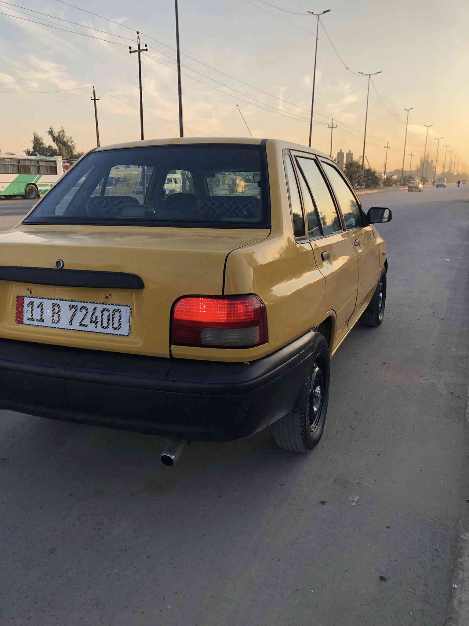 السلام عليكم ورحمة الله وبركاته 
سايبا 12 بغداد كير مكينه وتبريد خير من الله معمر بيها ذيول والباب الخلف السايق مصبوغ سياره باسمي ومصفره من كلشي السعر المطلوب 33 وهذا رقمي***********
